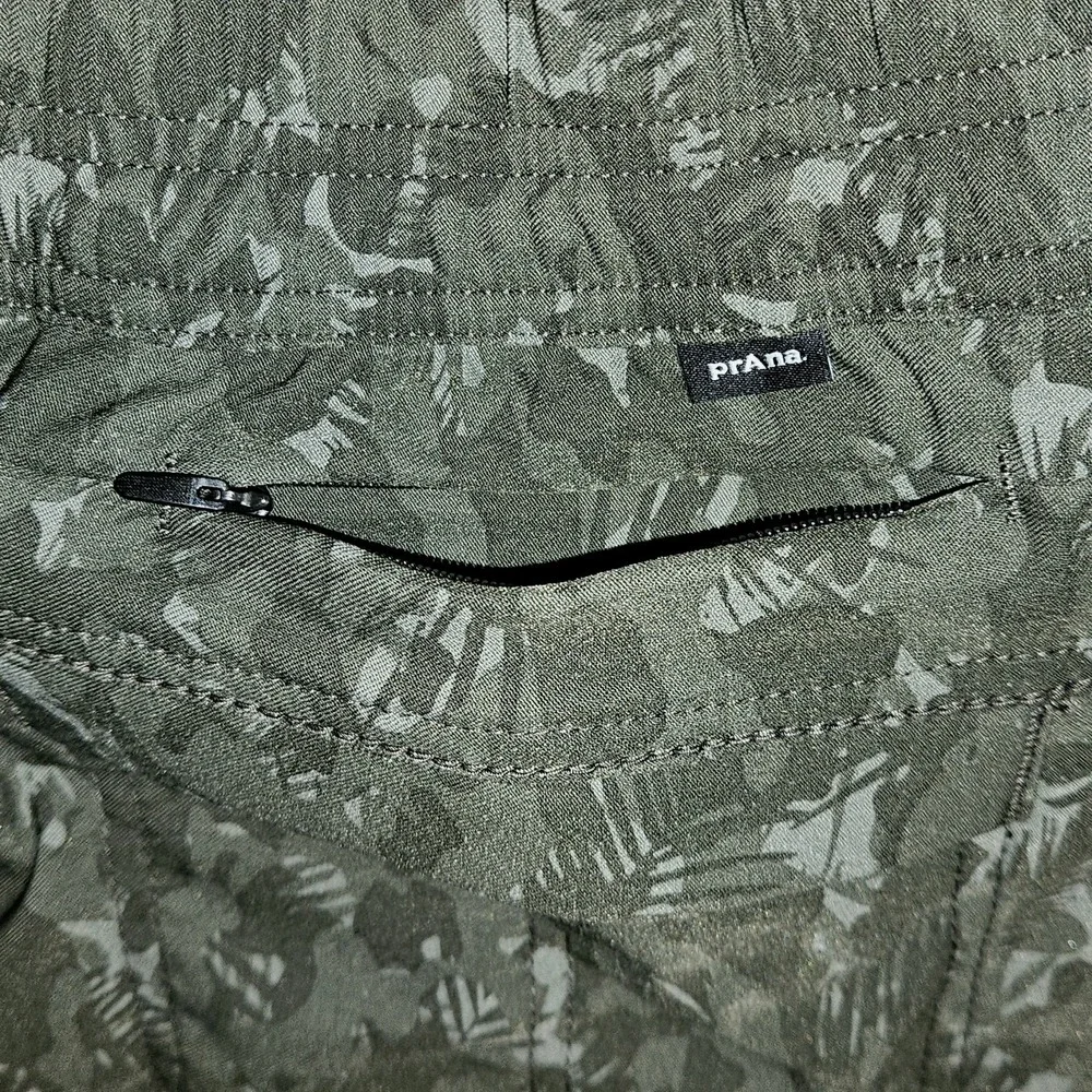 Prana Shorts 12 Green Camo Stretch 5